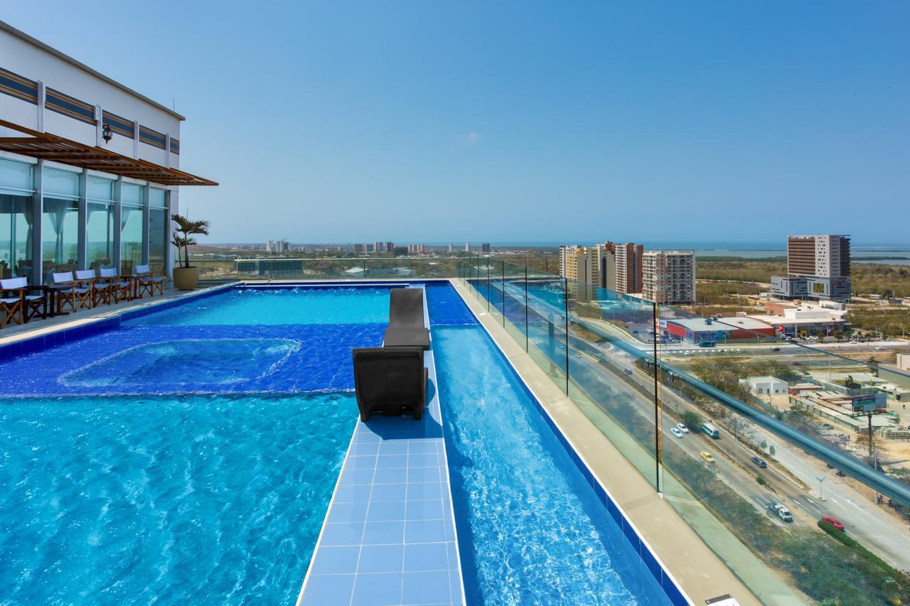 Ghl Collection Barranquilla Hotel Eksteriør billede Rooftop pool at the hotel